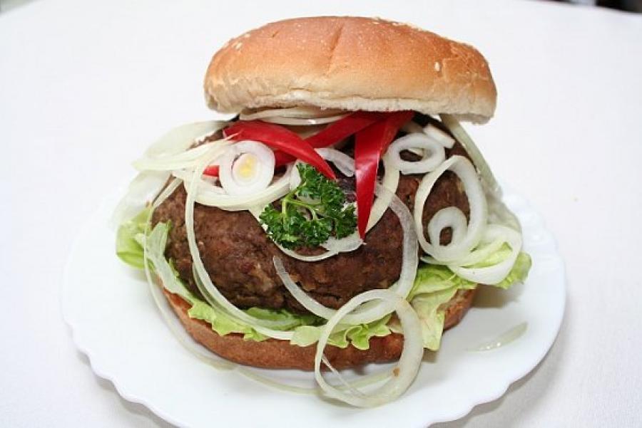 Zvěřinový hamburger